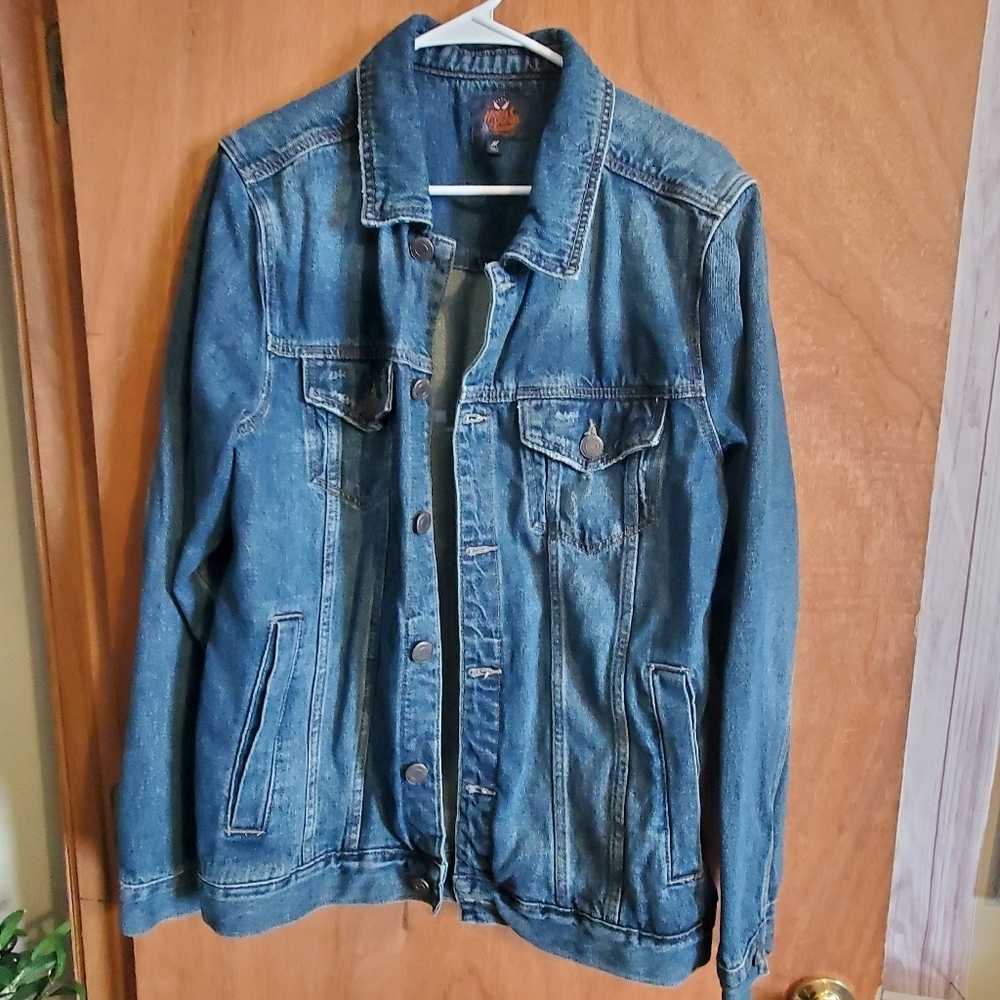 MOONSHINE SPIRITS BY BRAD PAISLEY. DENIM JACKET. DISTRESSED. MENS MED - Picture 2 of 9